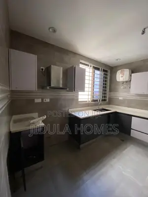 2bdrm Apartment in Lakeside Estate for rent