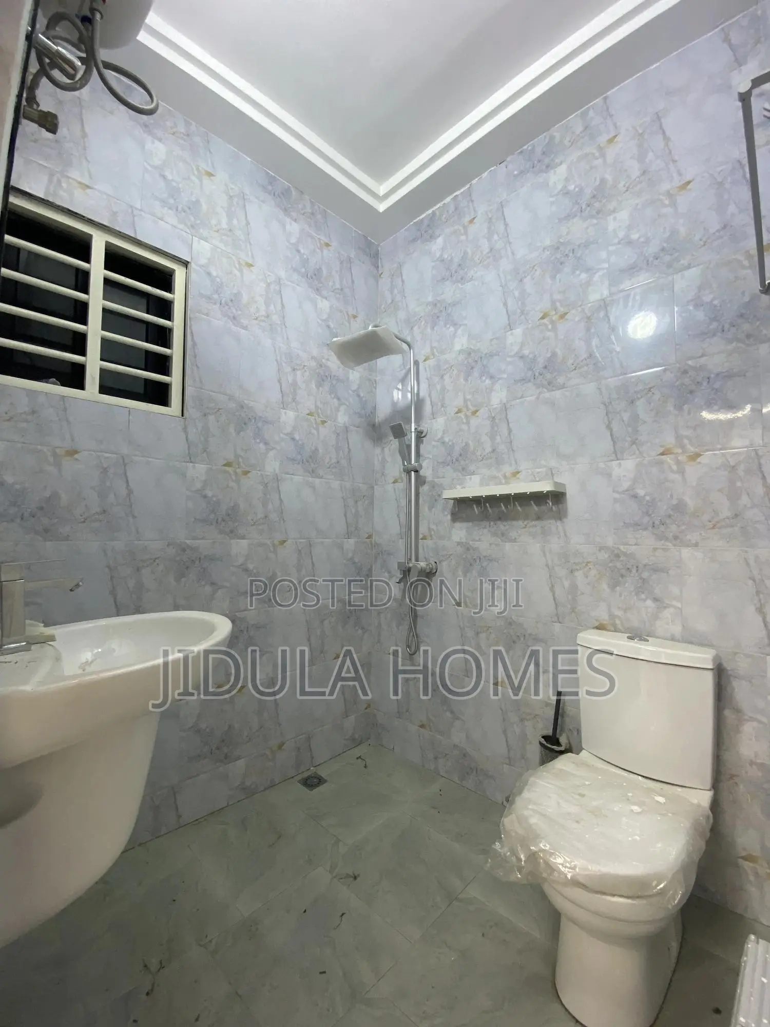 4bdrm Duplex in East Legon Hills, School Junction for sale