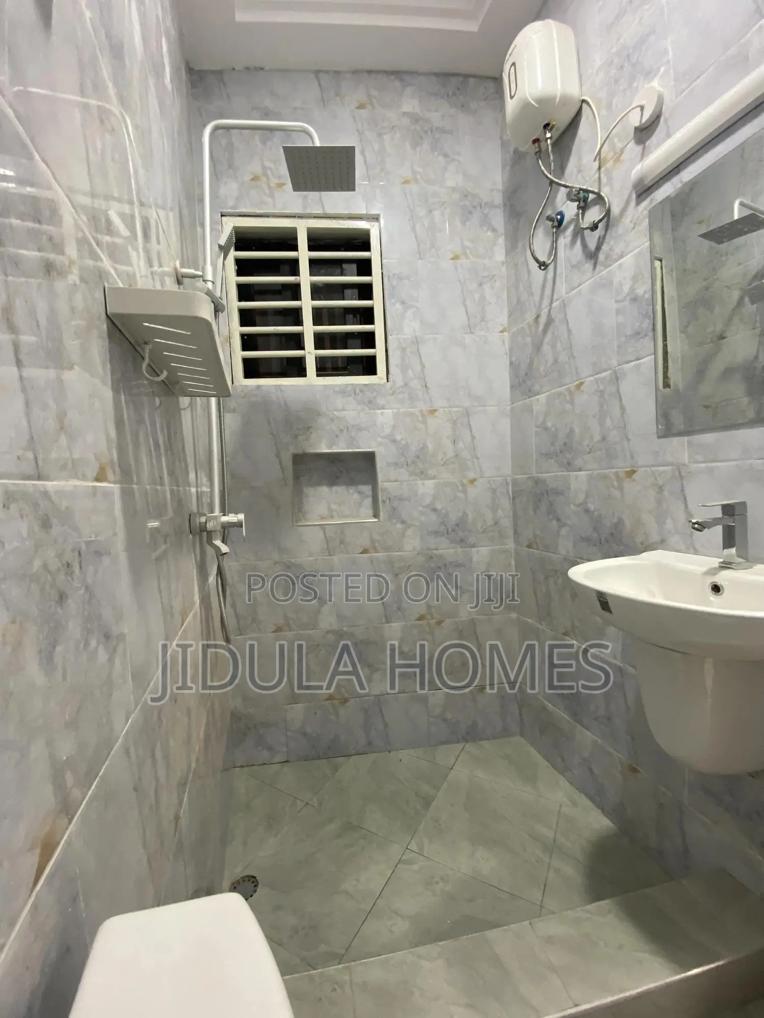 4bdrm Duplex in East Legon Hills, School Junction for sale