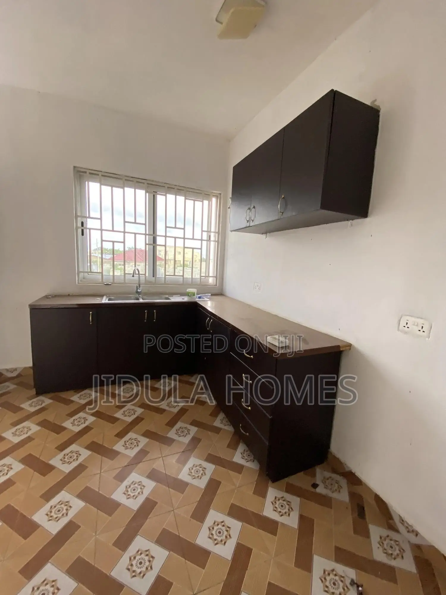 3bdrm Apartment in East Legon Hills, School Junction for rent