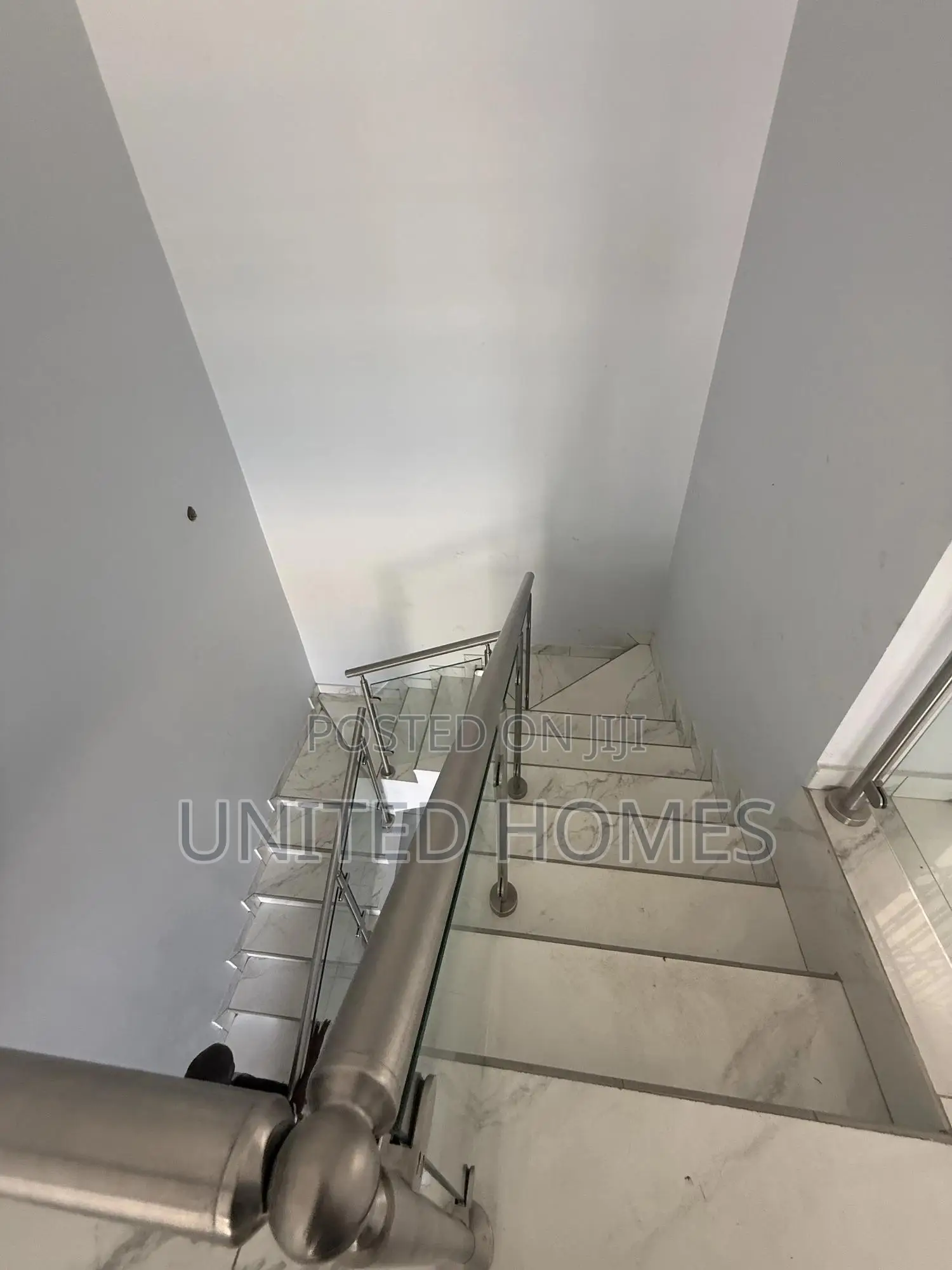 5bdrm House in Osu for rent