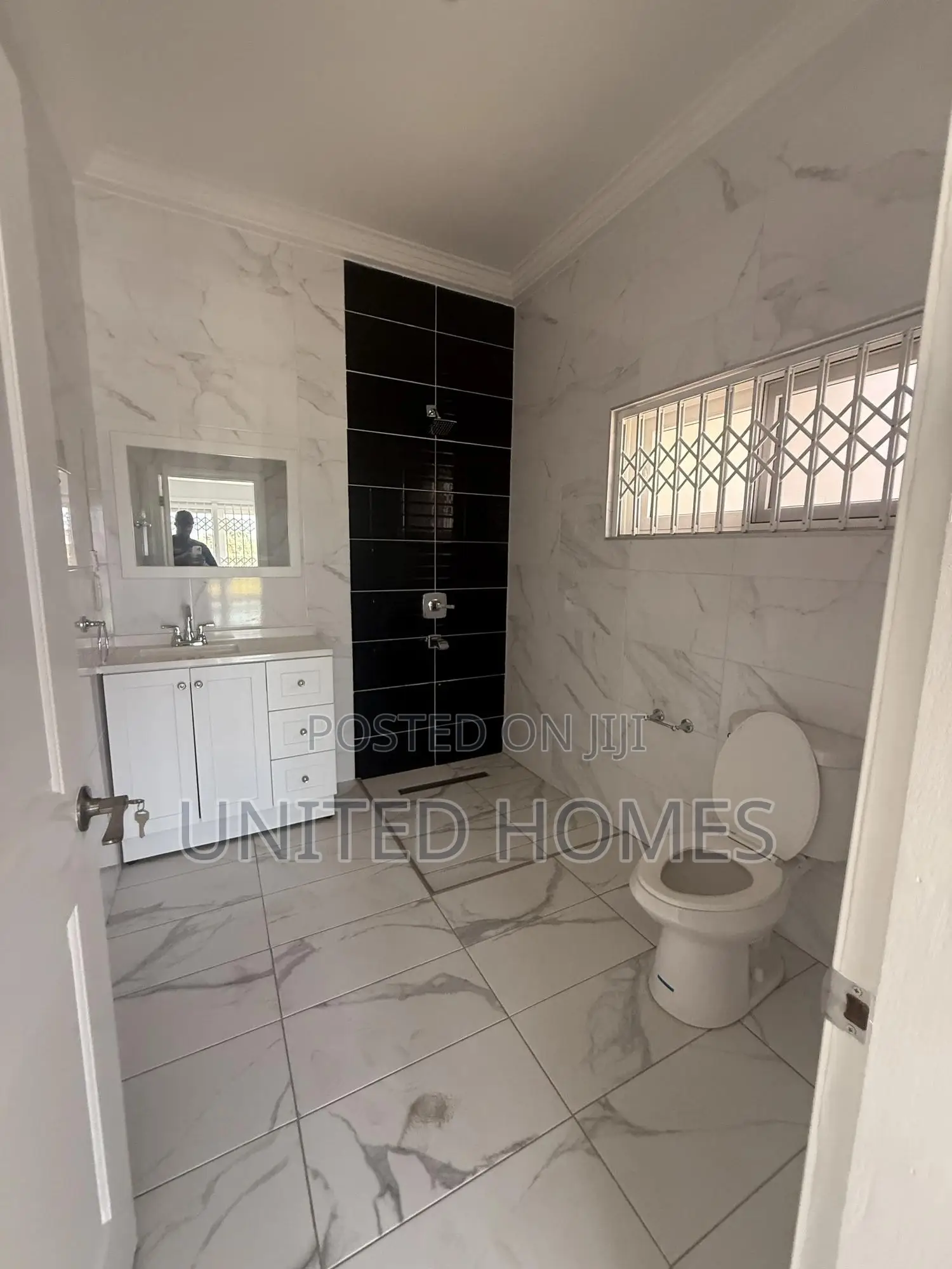 5bdrm House in Osu for rent