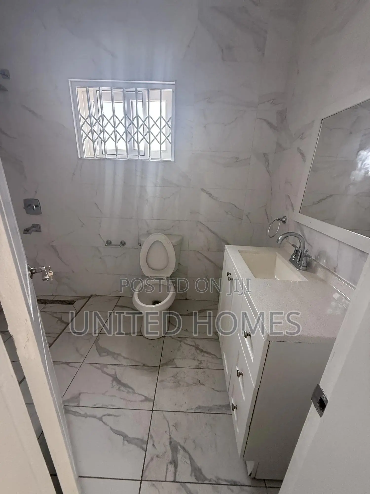 5bdrm House in Osu for rent