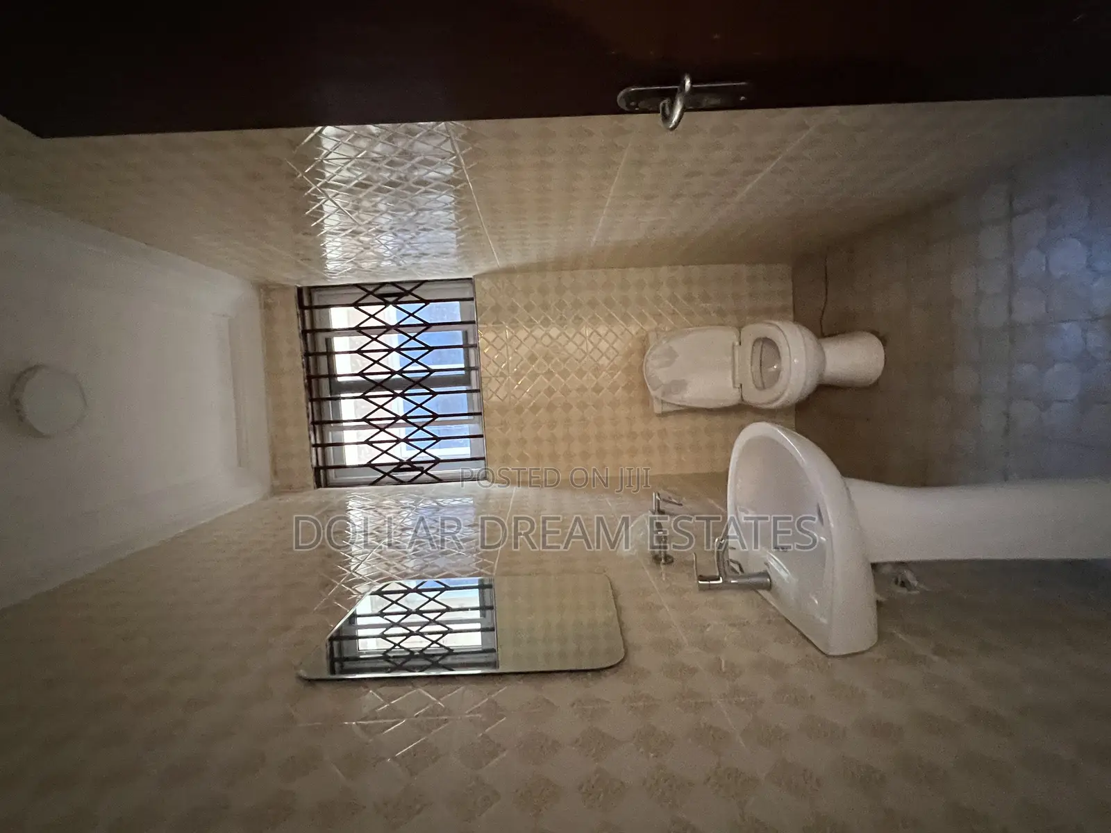 3bdrm Townhouse / Terrace in Oyarifa for rent