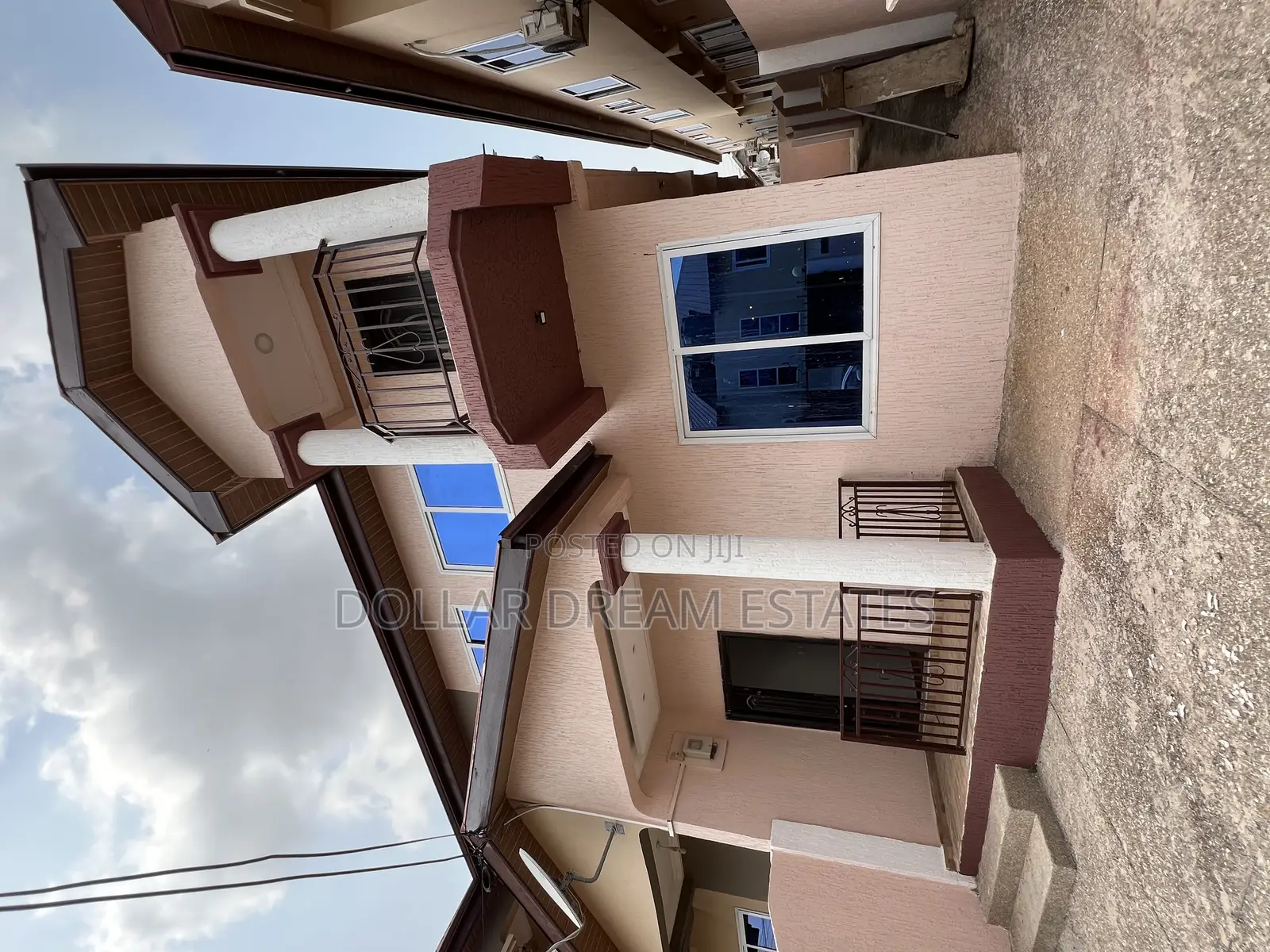 3bdrm Townhouse / Terrace in Oyarifa for rent