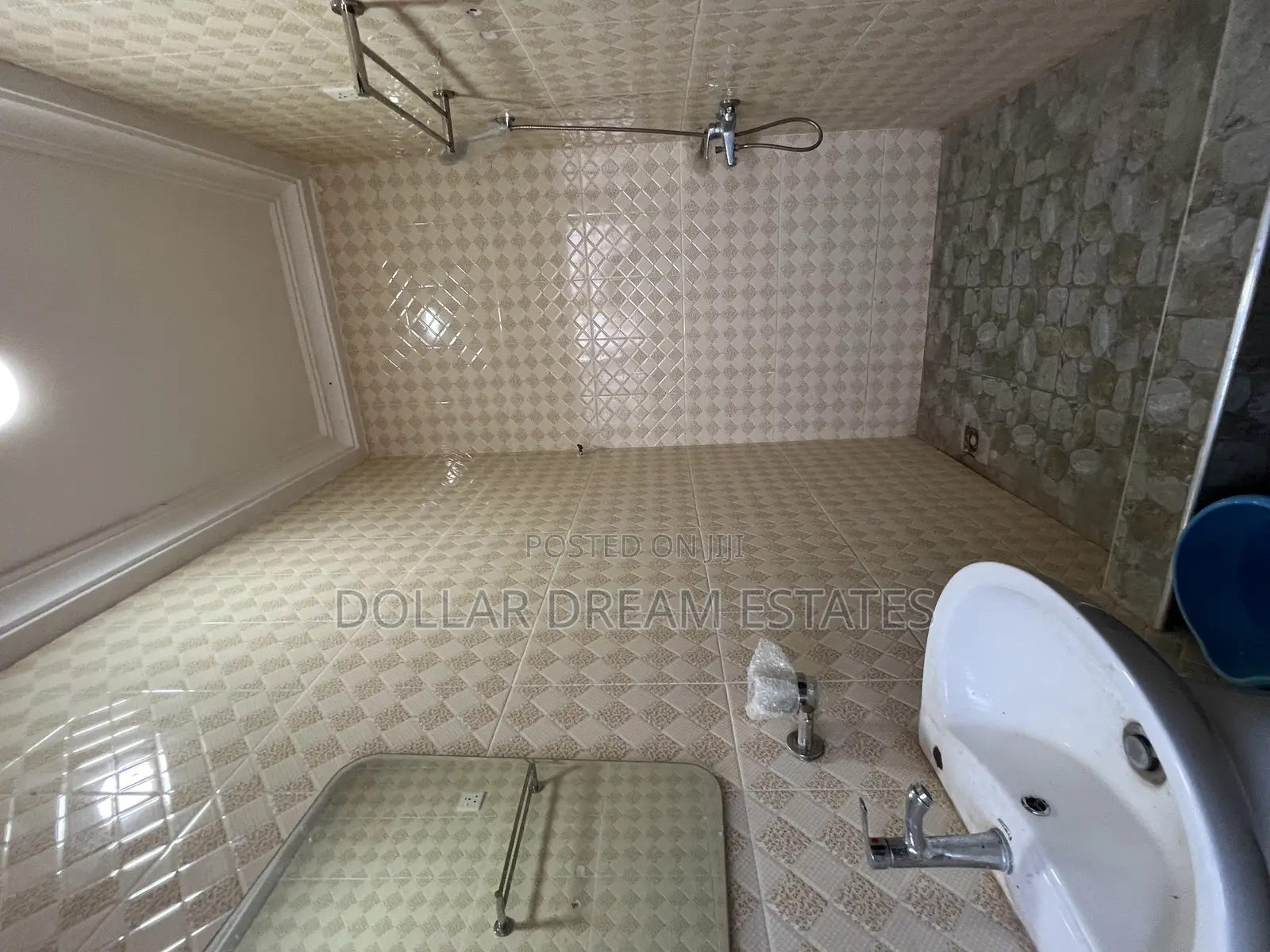 3bdrm Townhouse / Terrace in Oyarifa for rent