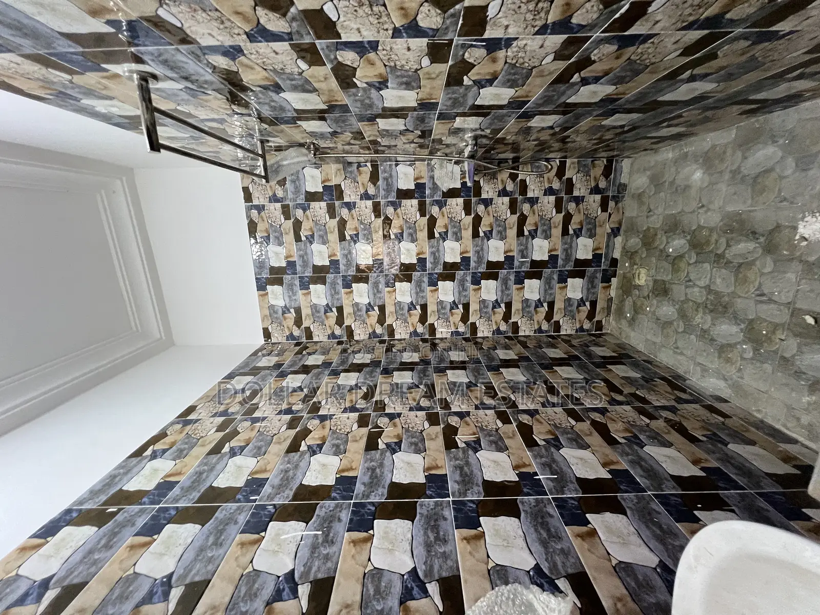 3bdrm Townhouse / Terrace in Oyarifa for rent