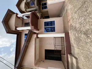 3bdrm Townhouse / Terrace in Oyarifa for rent