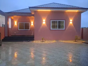 3bdrm House in House, Oyarifa for sale