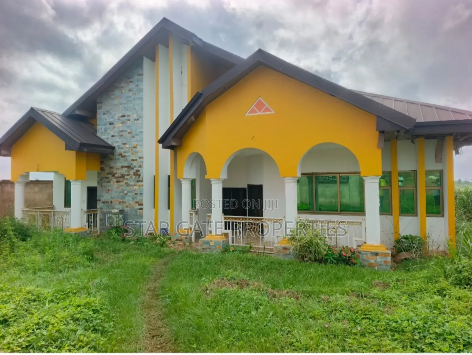 5bdrm House in Ejisu Donaso for sale