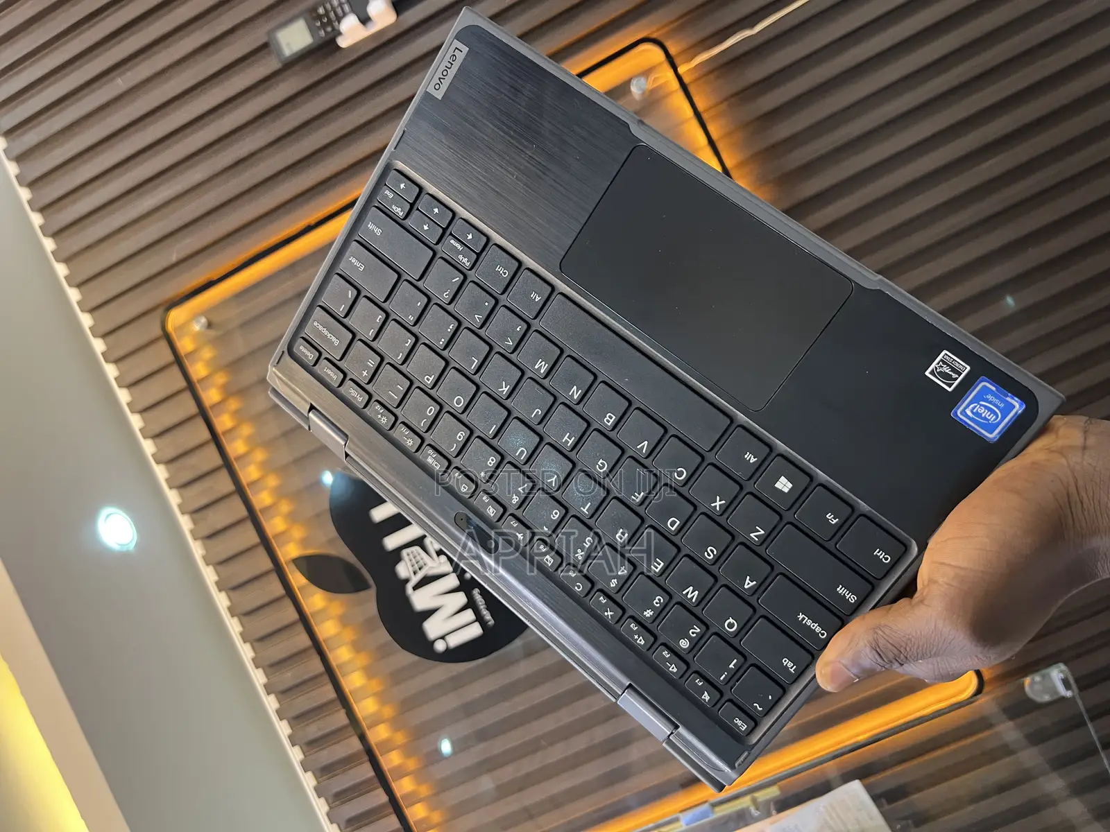 New Laptop Lenovo 300e 4GB Intel SSHD+SSD 256GB