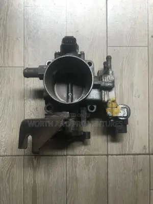 2003-2005 Toyota Corolla Throttle Home Used