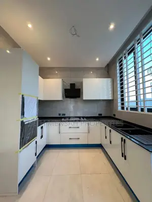 4bdrm House in Ashomang Estate for sale