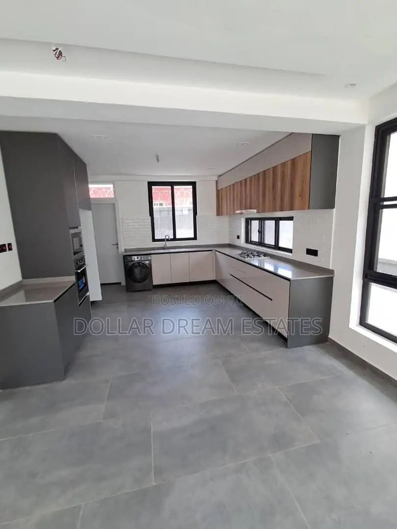 3bdrm Townhouse / Terrace in Airport Residential Area for rent