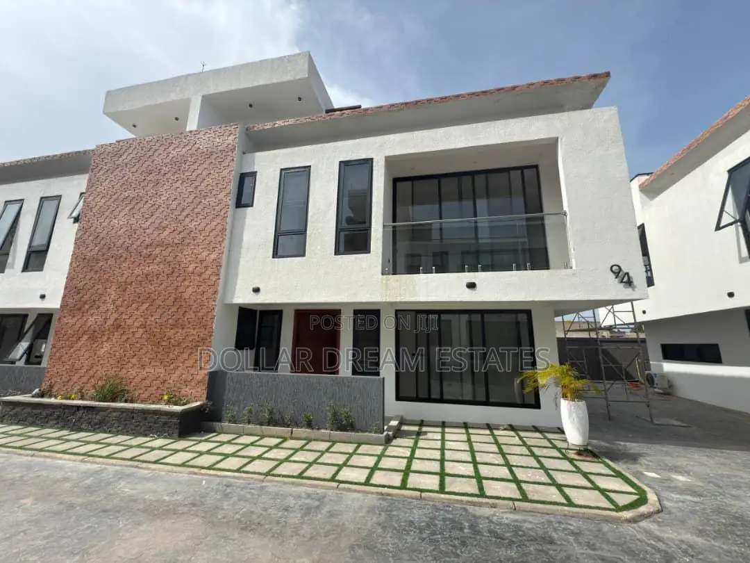 3bdrm Townhouse / Terrace in Airport Residential Area for rent