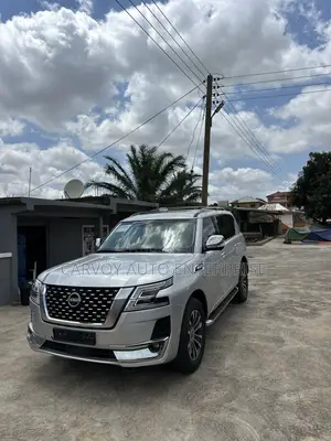 Nissan Armada Platinum AWD 2017 Silver