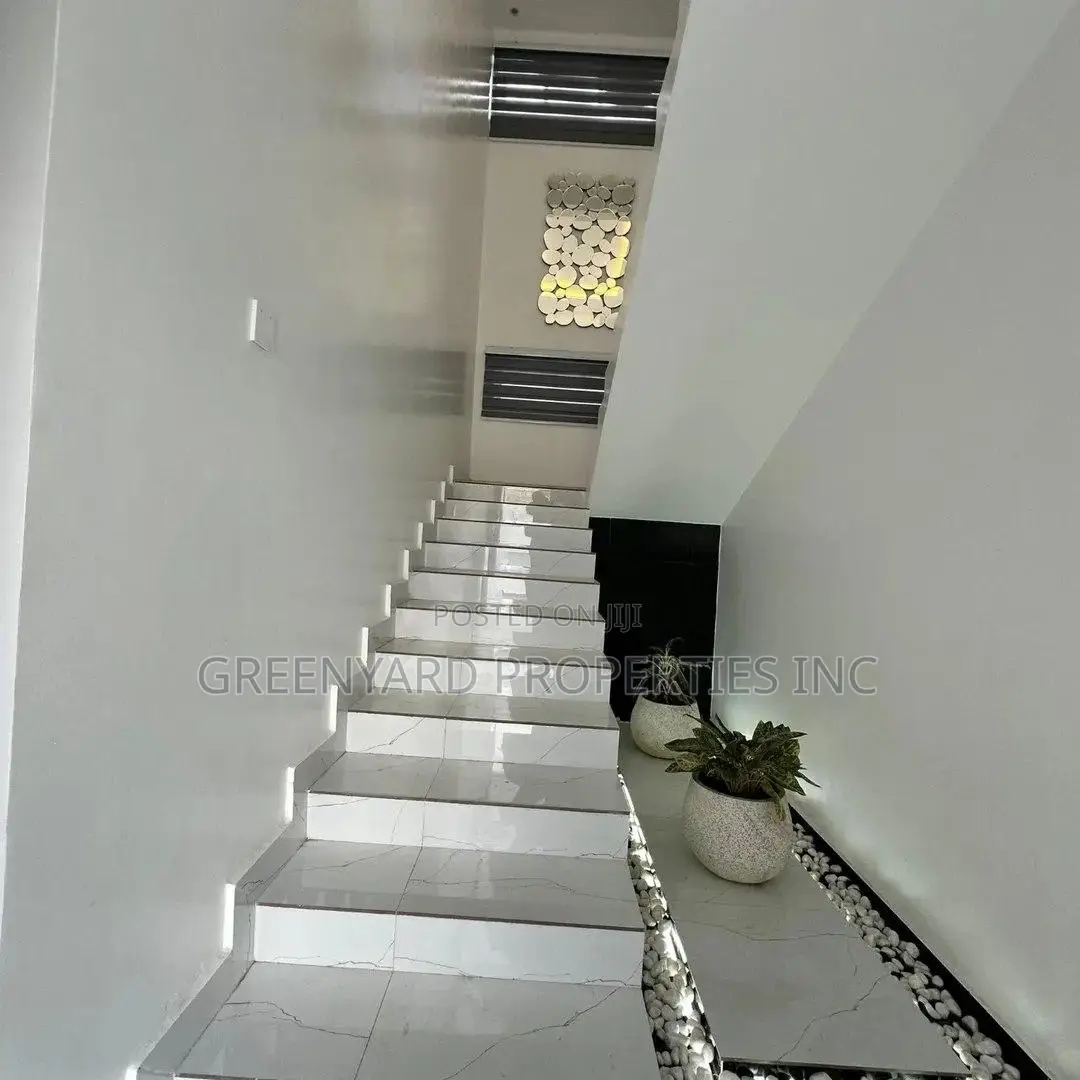 Furnished 4bdrm House in Hills, East Legon for sale