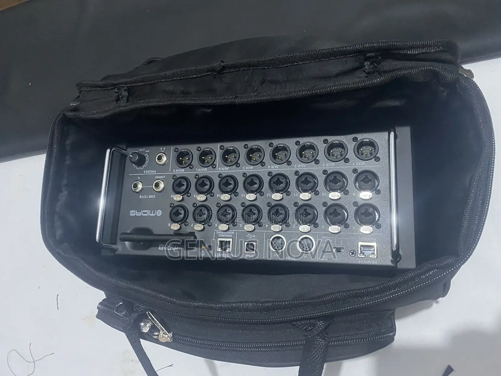 Midas Mr18 Digital Mixer Plus Leather Bag