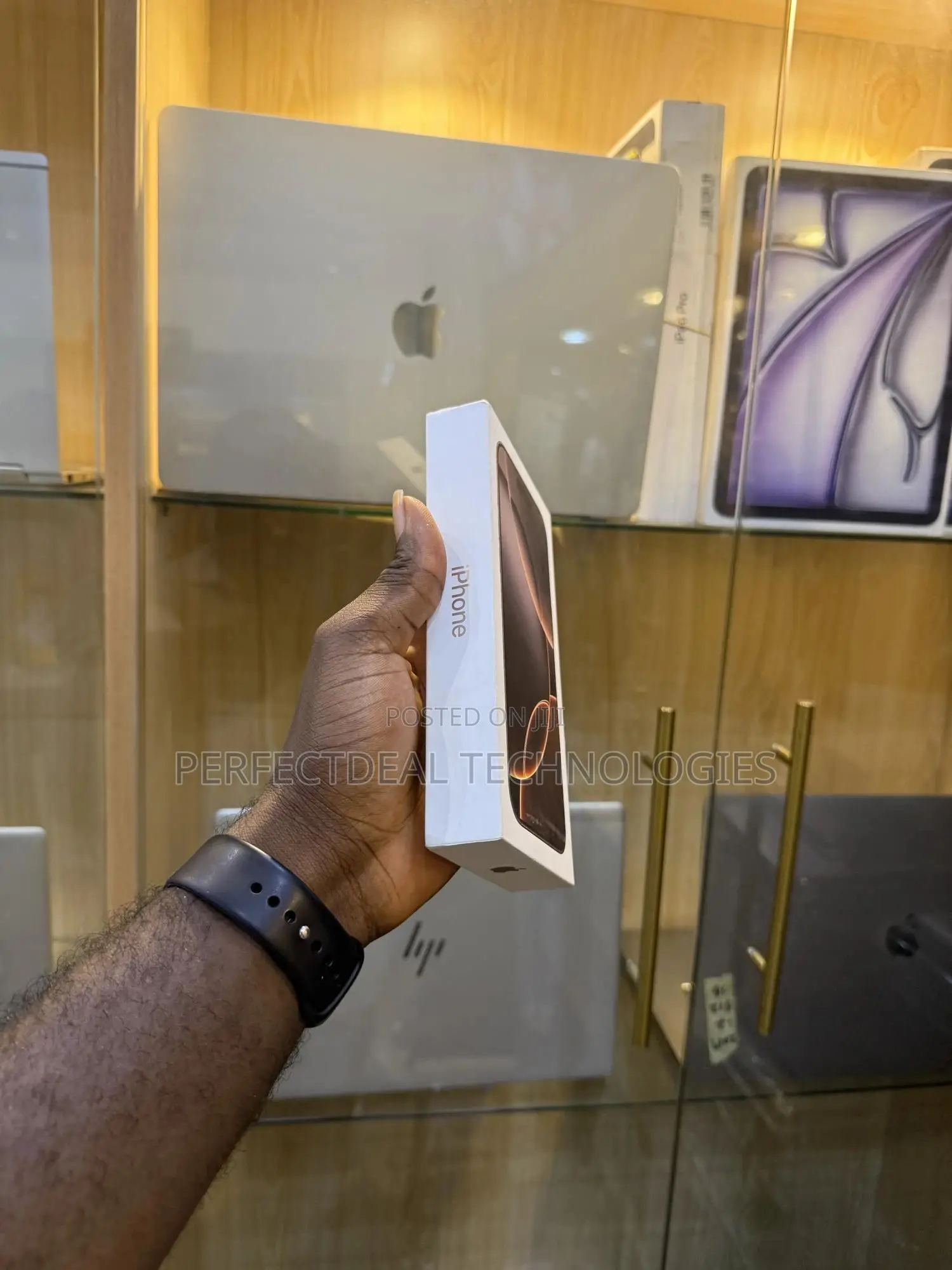 New Apple iPhone 16 Pro Max 256 GB Gold