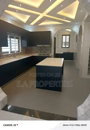 7bdrm House in E A Propeties, Ability for sale
