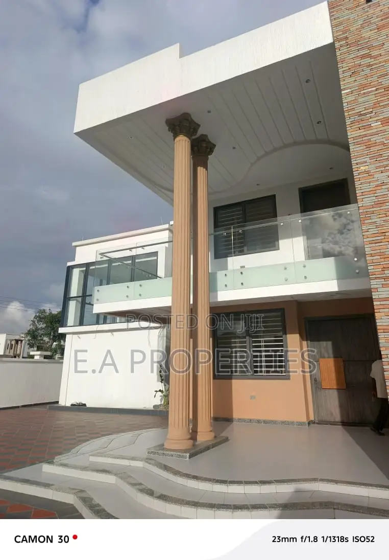 7bdrm House in E A Propeties, Ability for sale