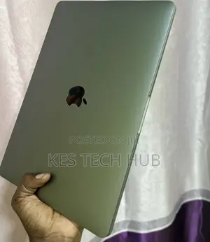 New Laptop Apple MacBook Pro 2019 8GB Intel Core i5 SSD 256GB