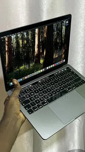 New Laptop Apple MacBook Pro 2019 8GB Intel Core i5 SSD 256GB