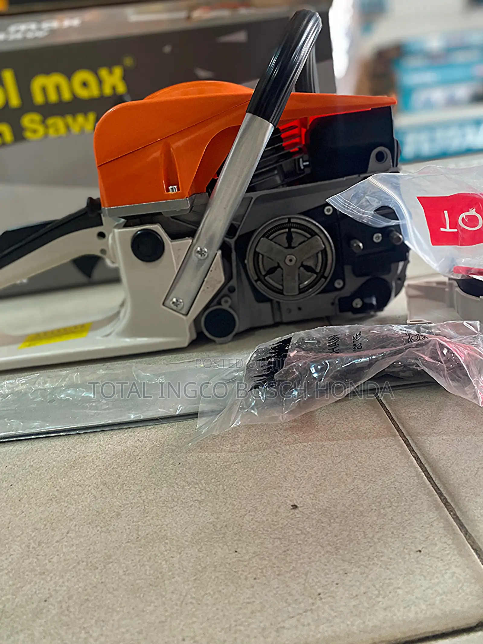 Complete Chainsaw With Bar and Chain 18 Inches (2.2horse Power)