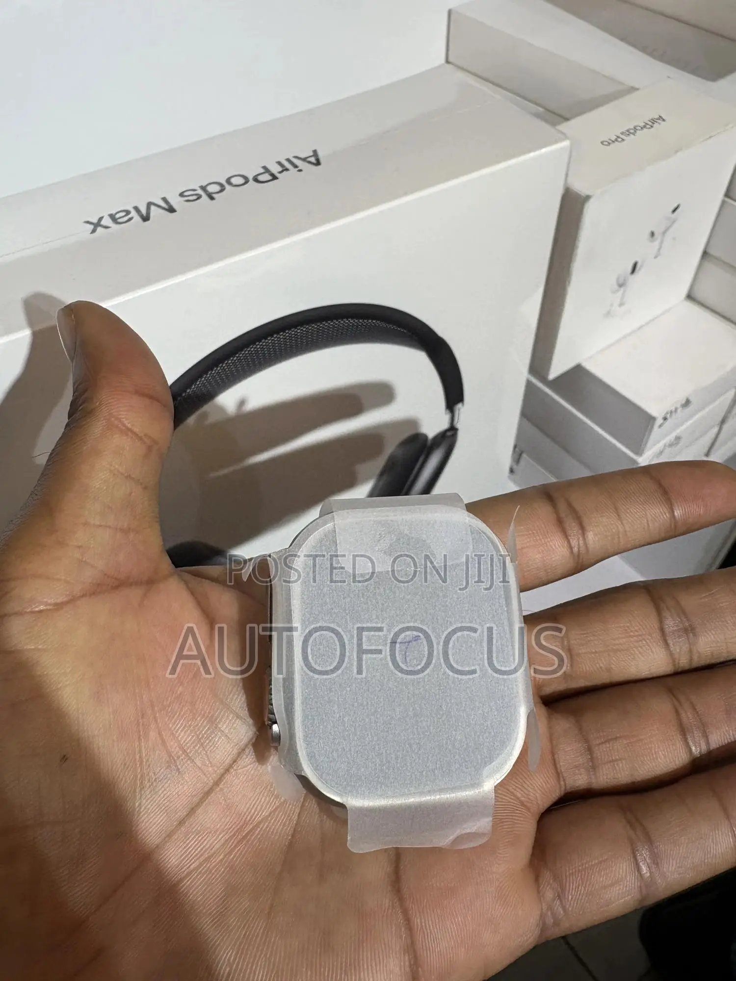 Apple Watch Ultra 2 Natural Titanium