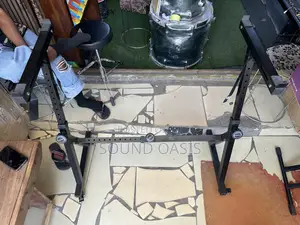 Jac Z-Styled Heavy Duty Piano/Keyboard Stand Wiith Wheels