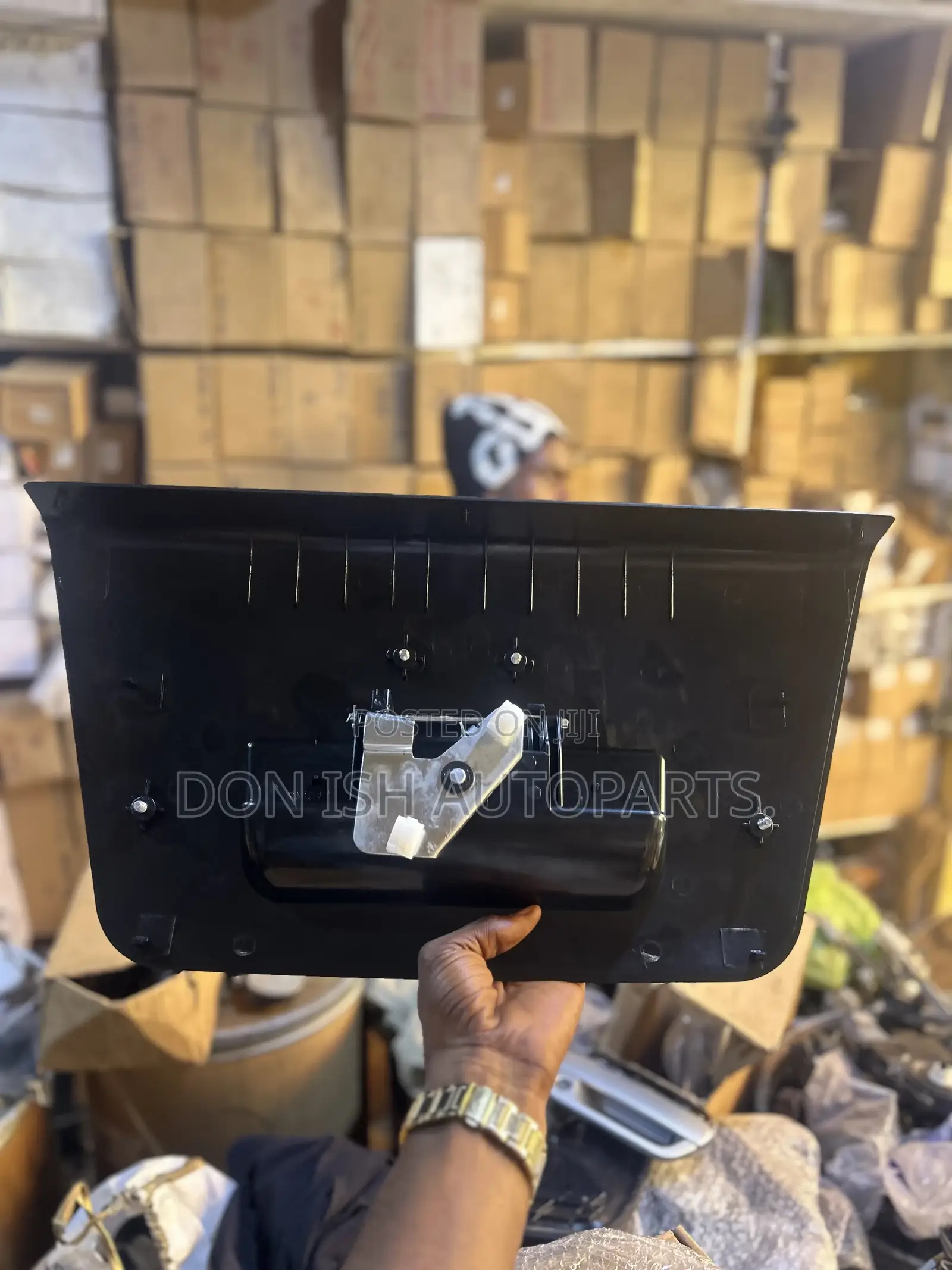 Boot Opener for Nissan Pickups 