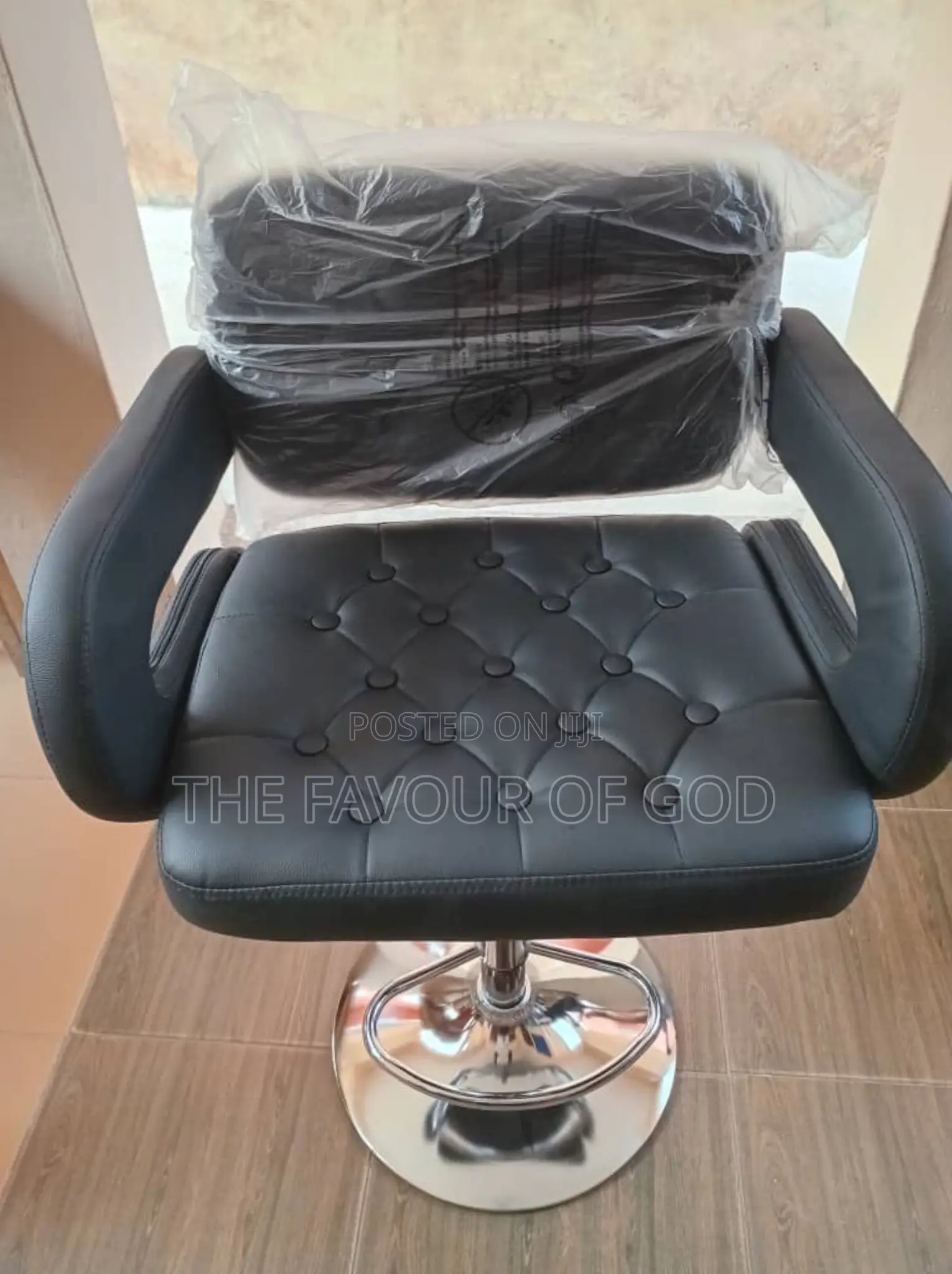An Elegant Saloon Chair