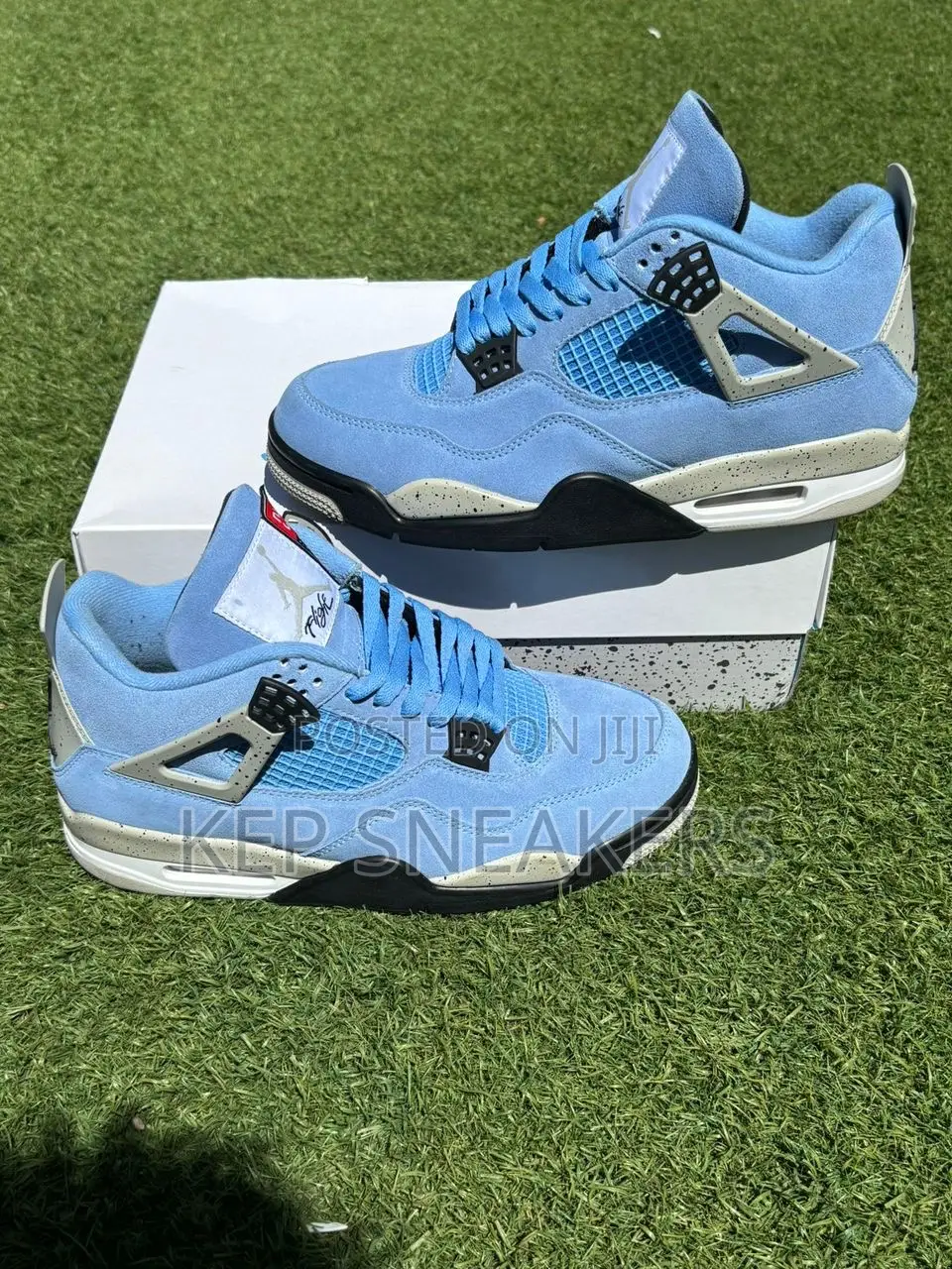 Air Jordan 4 Retro "University Blue"