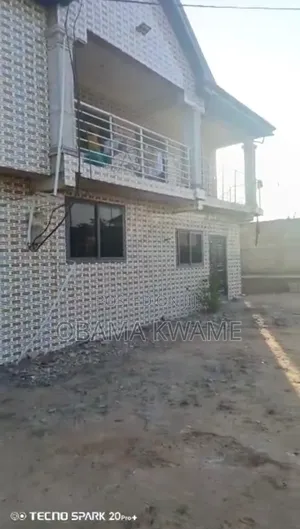 8bdrm House in Amasaman for sale