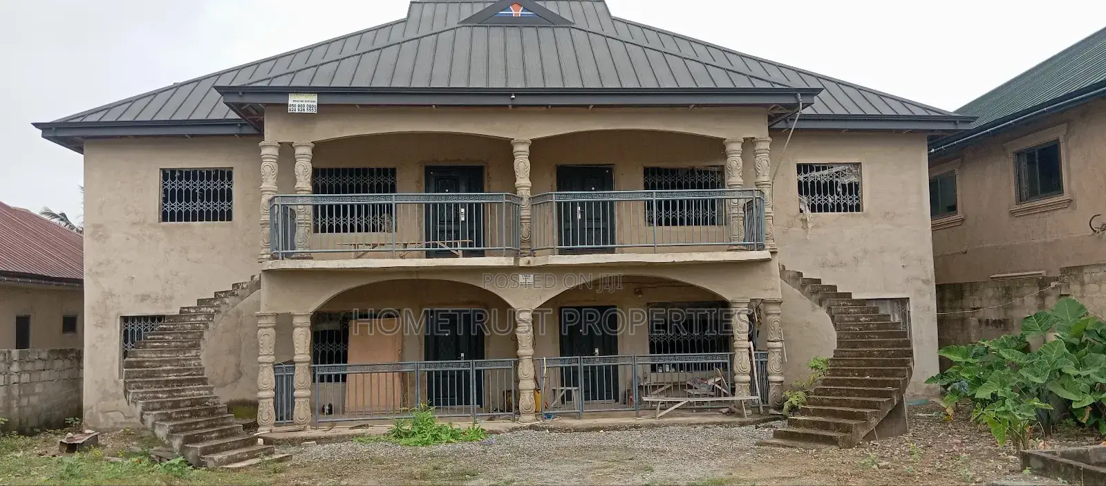 8bdrm Apartment in Home Trust, Ablekuma for sale