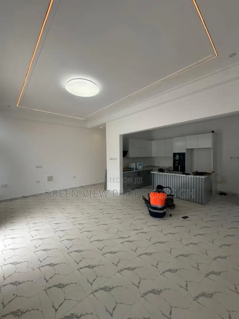 3bdrm House in Old Ashomang for sale