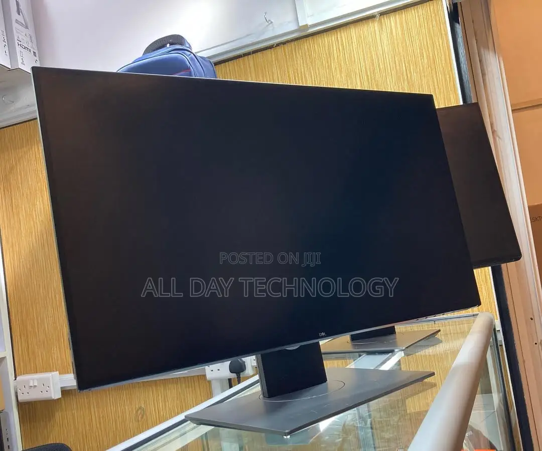 Dell 27” Ultra Wide Ips 3840 X 2160 Edgeless Monitor