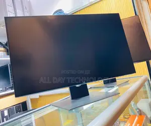 Dell 27” Ultra Wide Ips 3840 X 2160 Edgeless Monitor
