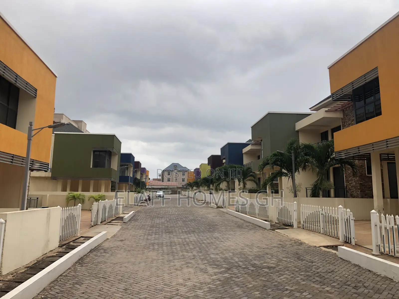 4bdrm Townhouse / Terrace in Elaffhomesgh, East Legon for rent