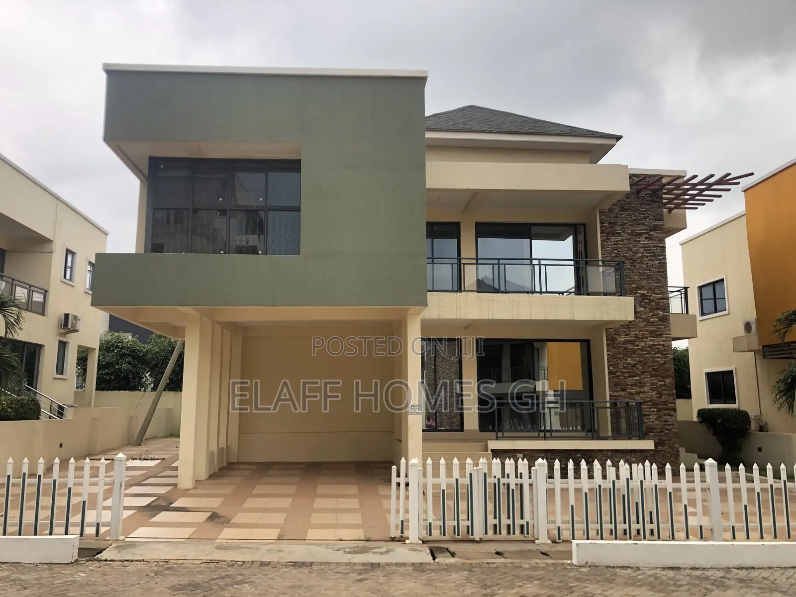 4bdrm Townhouse / Terrace in Elaffhomesgh, East Legon for rent