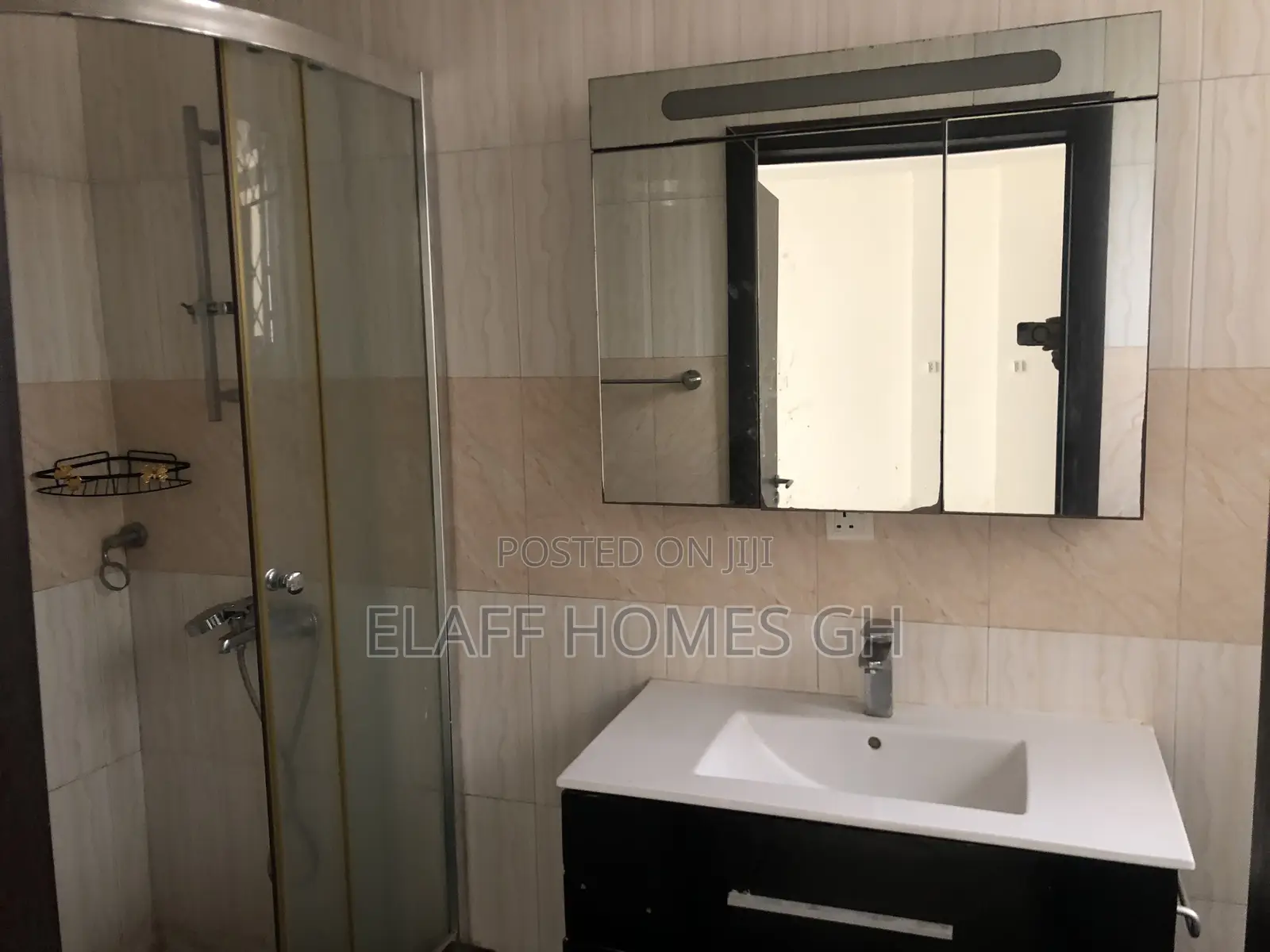 4bdrm Townhouse / Terrace in Elaffhomesgh, East Legon for rent