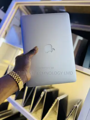 Laptop Apple MacBook Pro 2015 8GB Intel Core i5 SSD 256GB