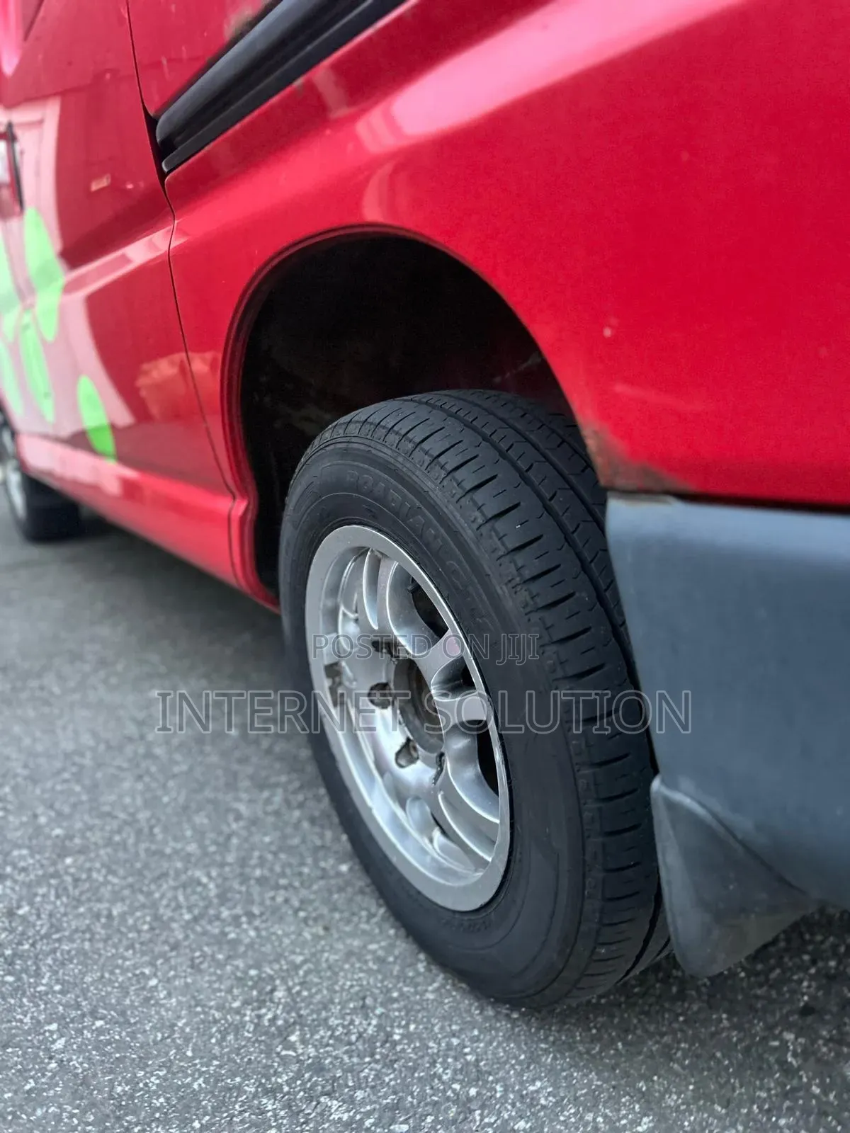Toyota HiAce 2006 Red