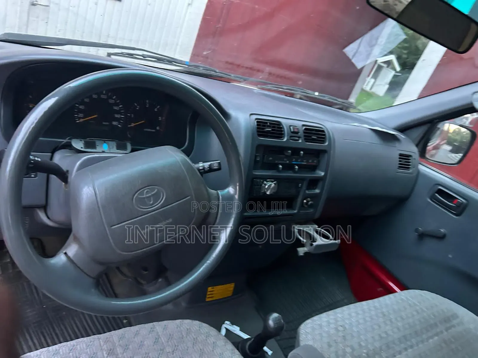 Toyota HiAce 2006 Red