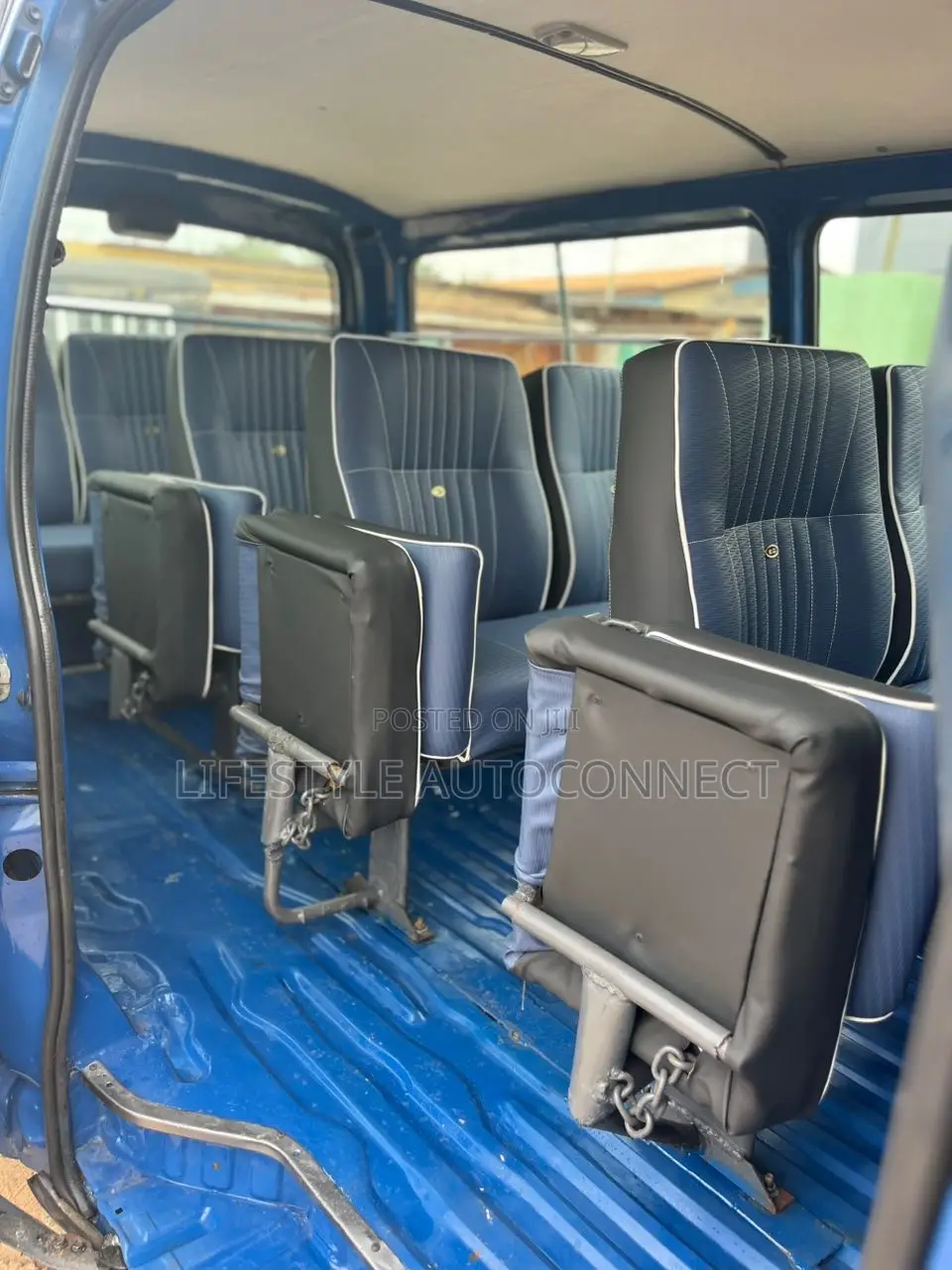Toyota HiAce 2013 Blue