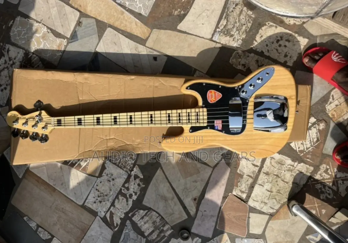 Fender Bass Guitar {Passive}