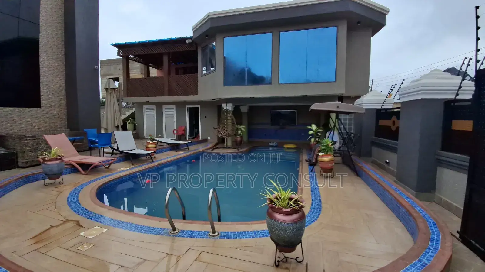 Furnished 6bdrm House in Kumasi Metropolitan for sale