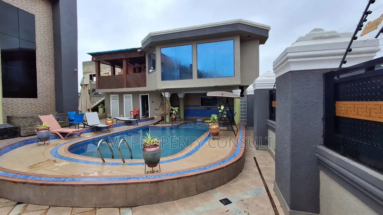 Furnished 6bdrm House in Kumasi Metropolitan for sale