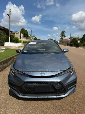 Toyota Corolla SE 2022 Silver