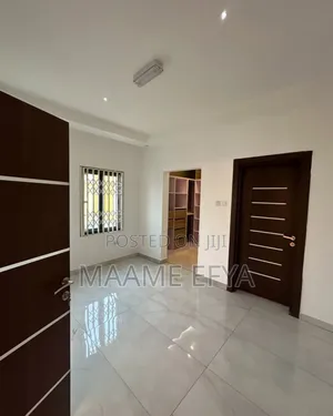 4bdrm Townhouse/Terrace in Spintex for sale